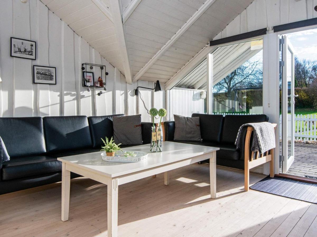 8 Person Holiday Home In Hejls Esterno foto
