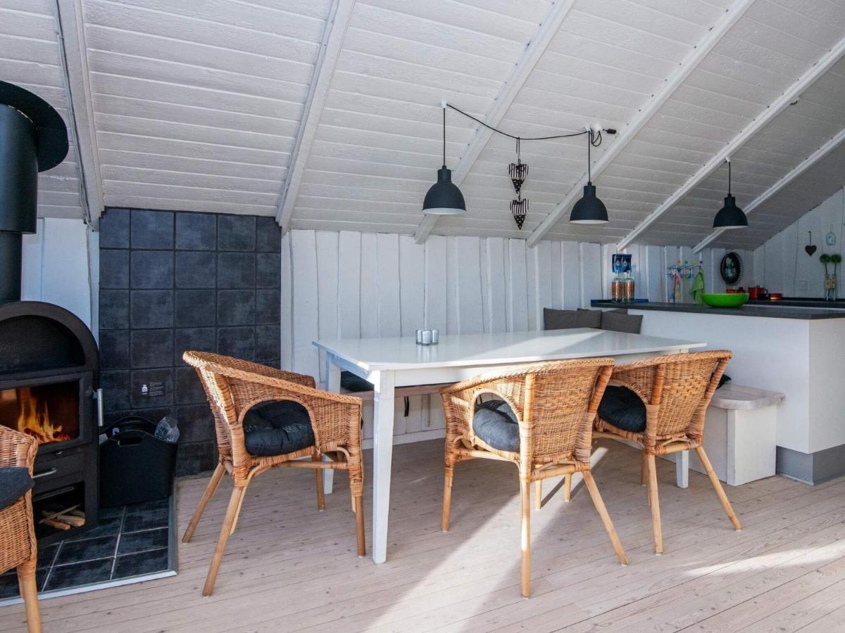 8 Person Holiday Home In Hejls Esterno foto