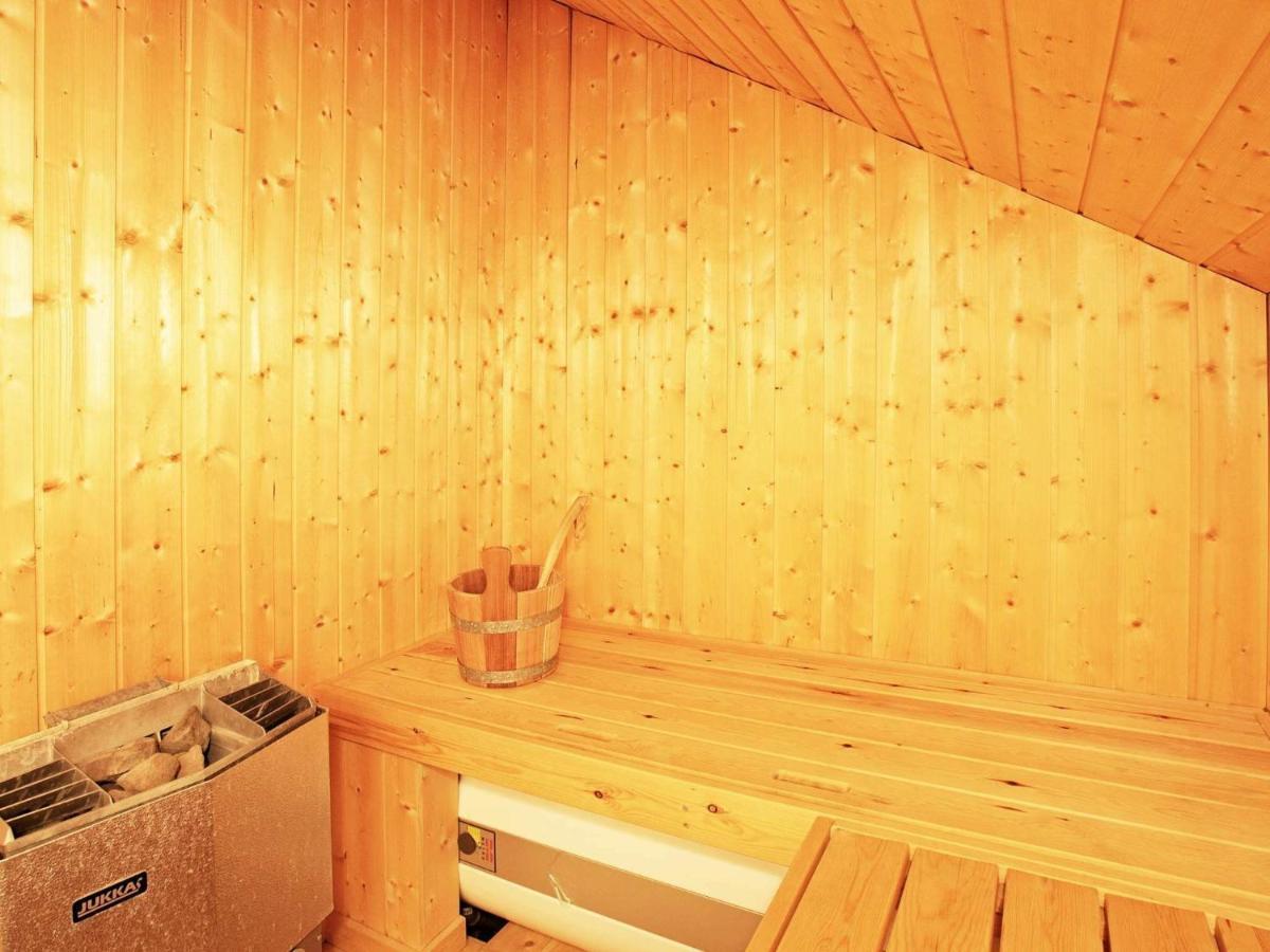 8 Person Holiday Home In Hejls Esterno foto