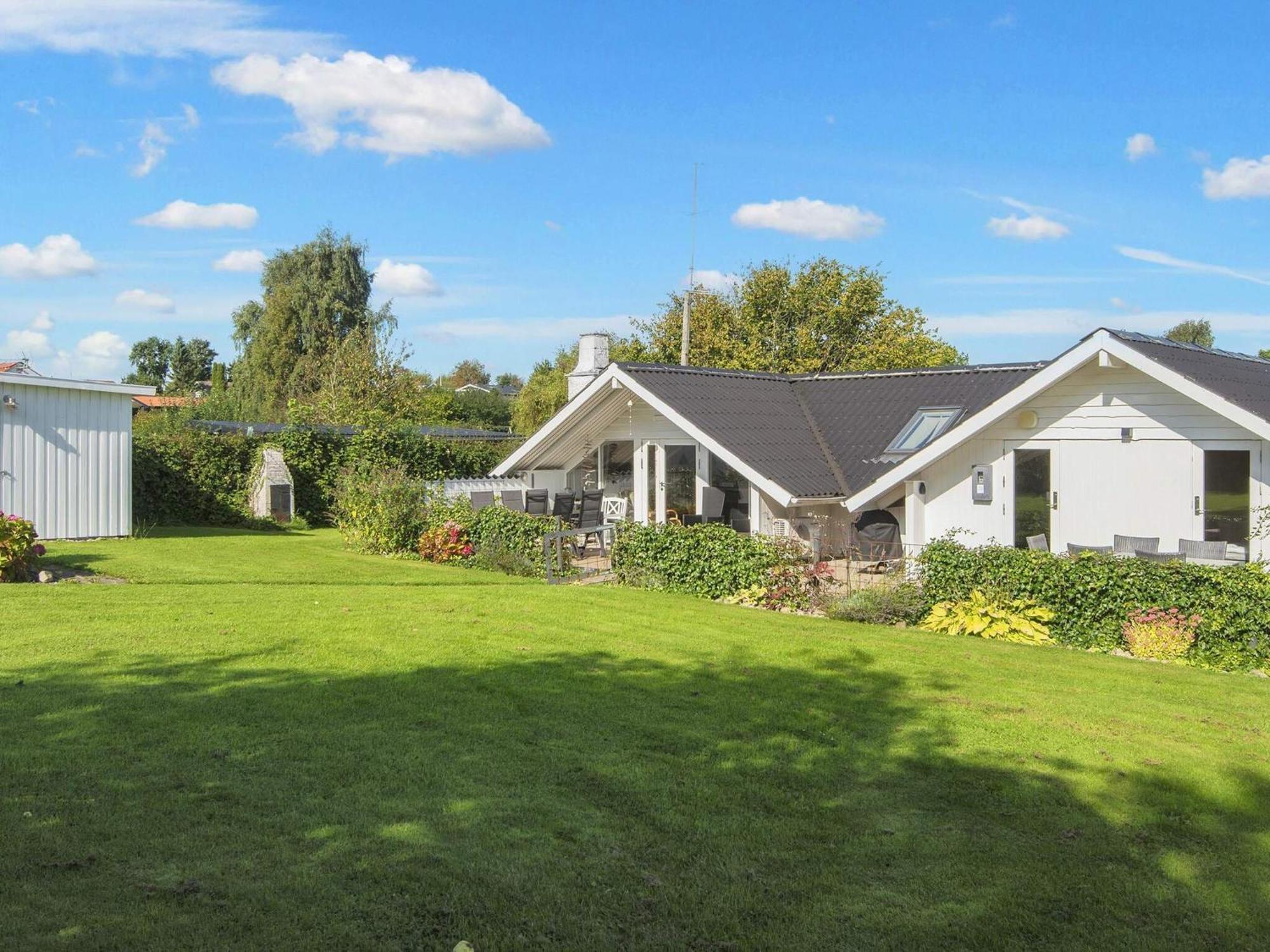 8 Person Holiday Home In Hejls Esterno foto