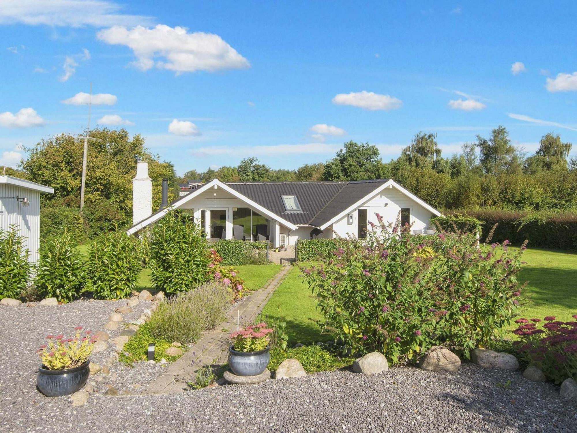 8 Person Holiday Home In Hejls Esterno foto